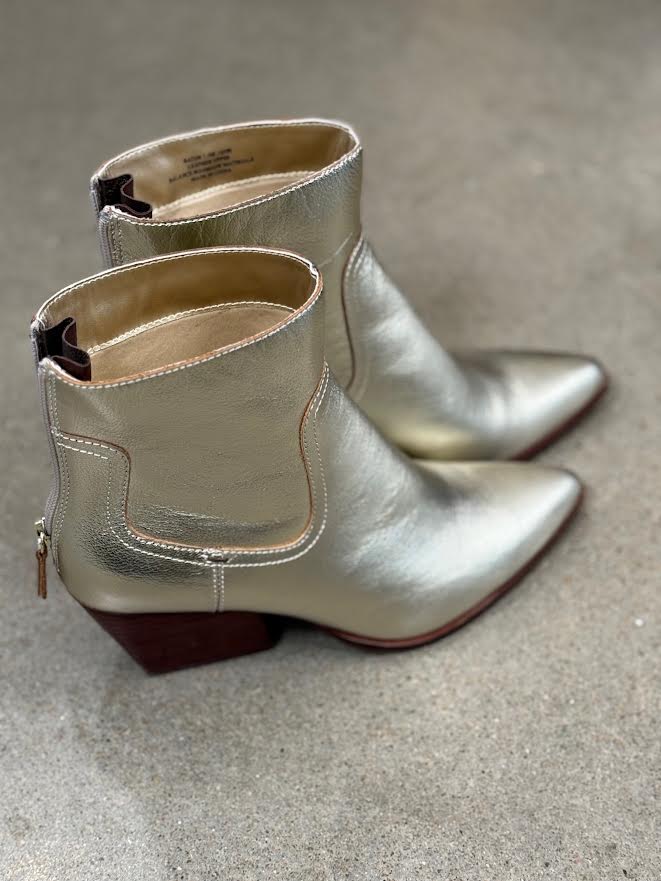 
                      
                        Baton Soft Gold Boot
                      
                    