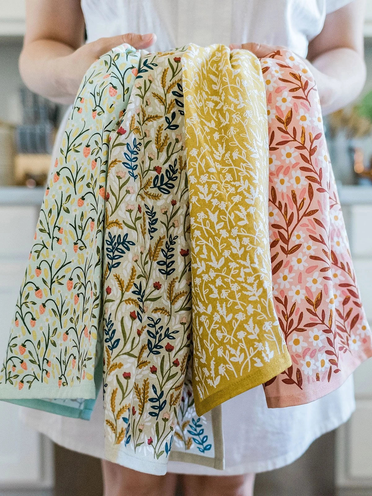 Tiny Floral Kitchen Towel Set of 4