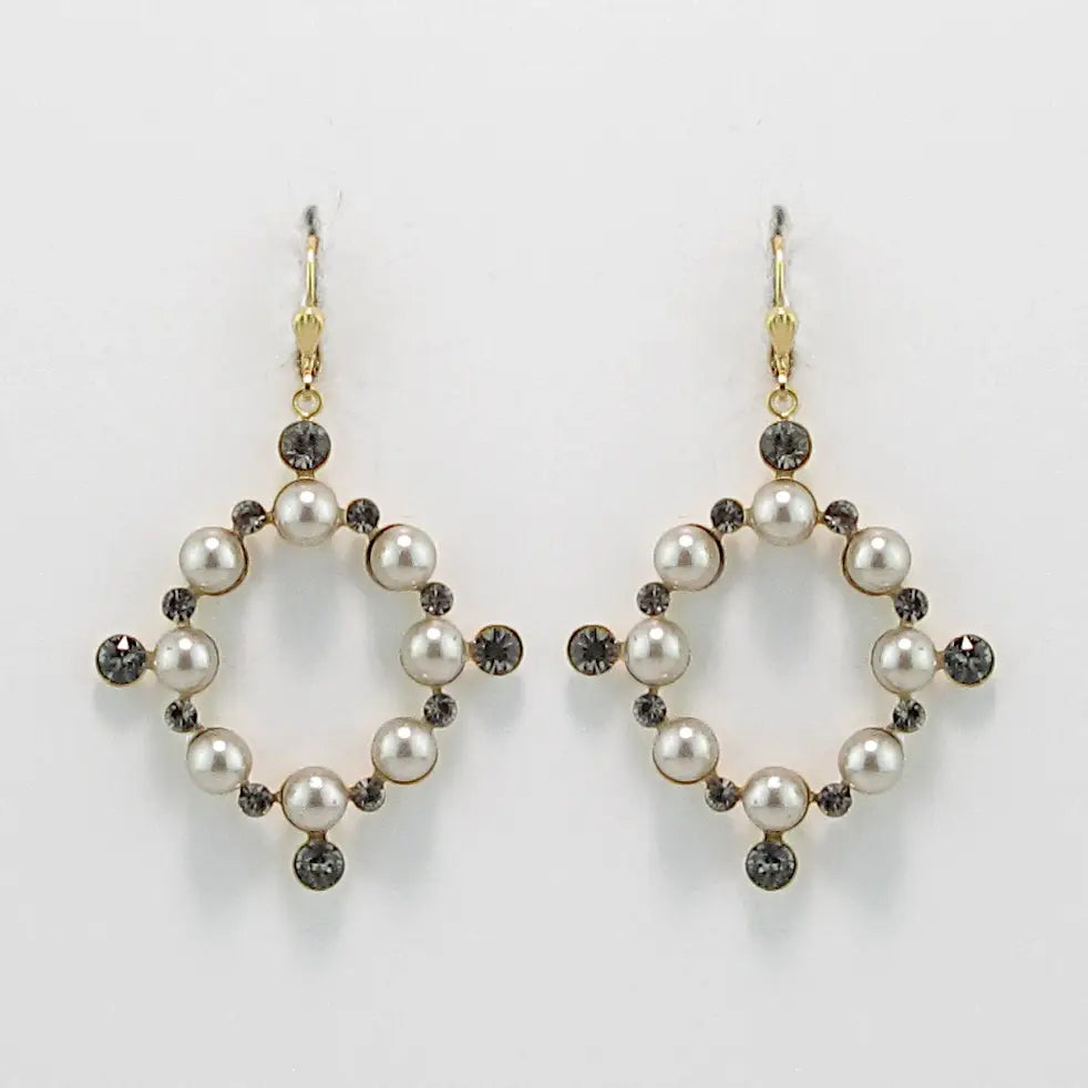 La Vie Parisienne La Reine Pearl Earring