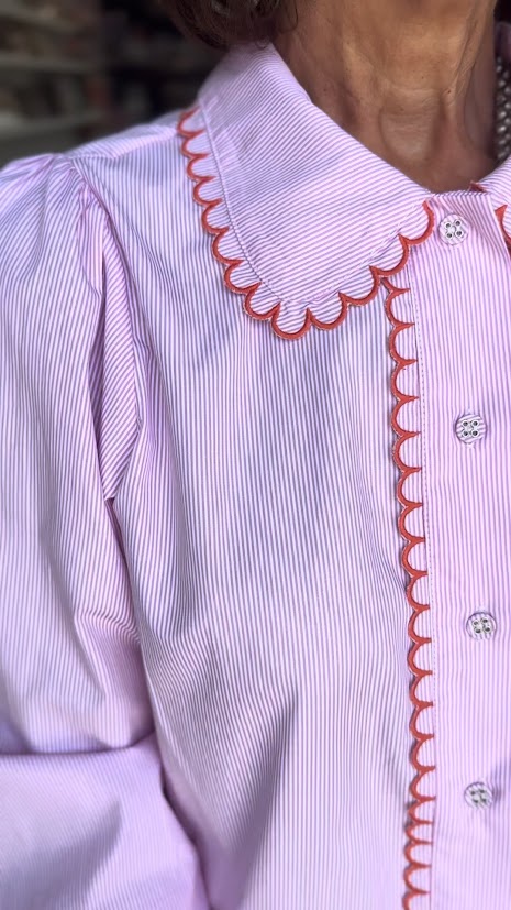 Skylar Scalloped Trim Top