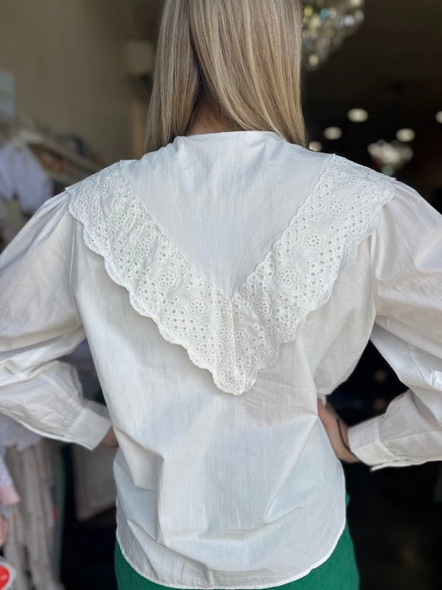 
                      
                        Polly Top
                      
                    