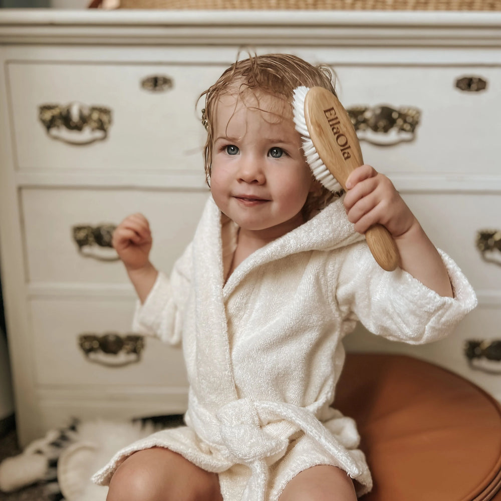 
                      
                        Ella Ola Brush and Comb Set (IJ)
                      
                    