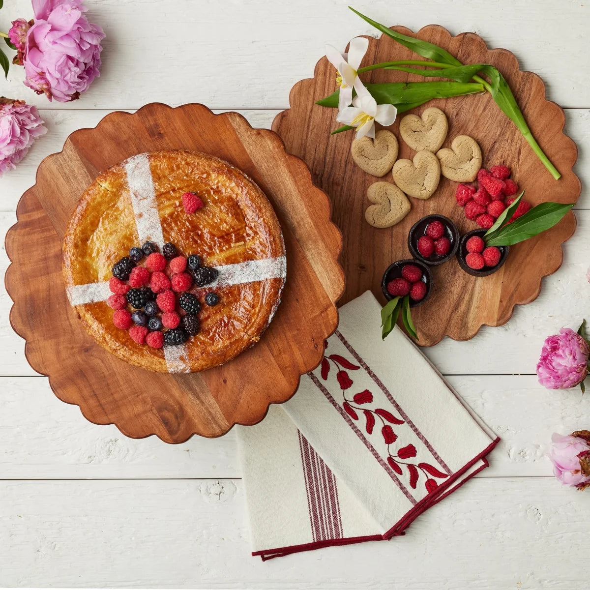 Scalloped Cutting Board Charger