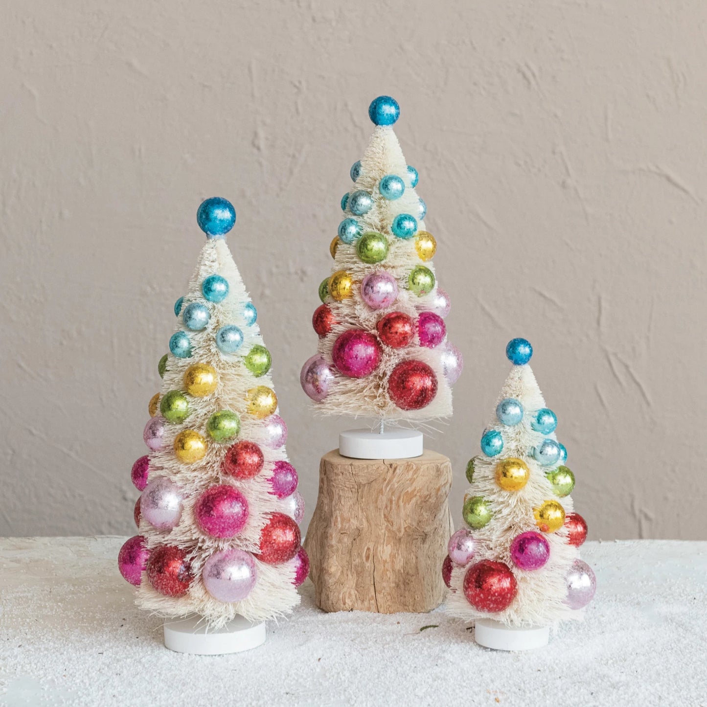 Sisal Christmas Tree With Colored Bulbs